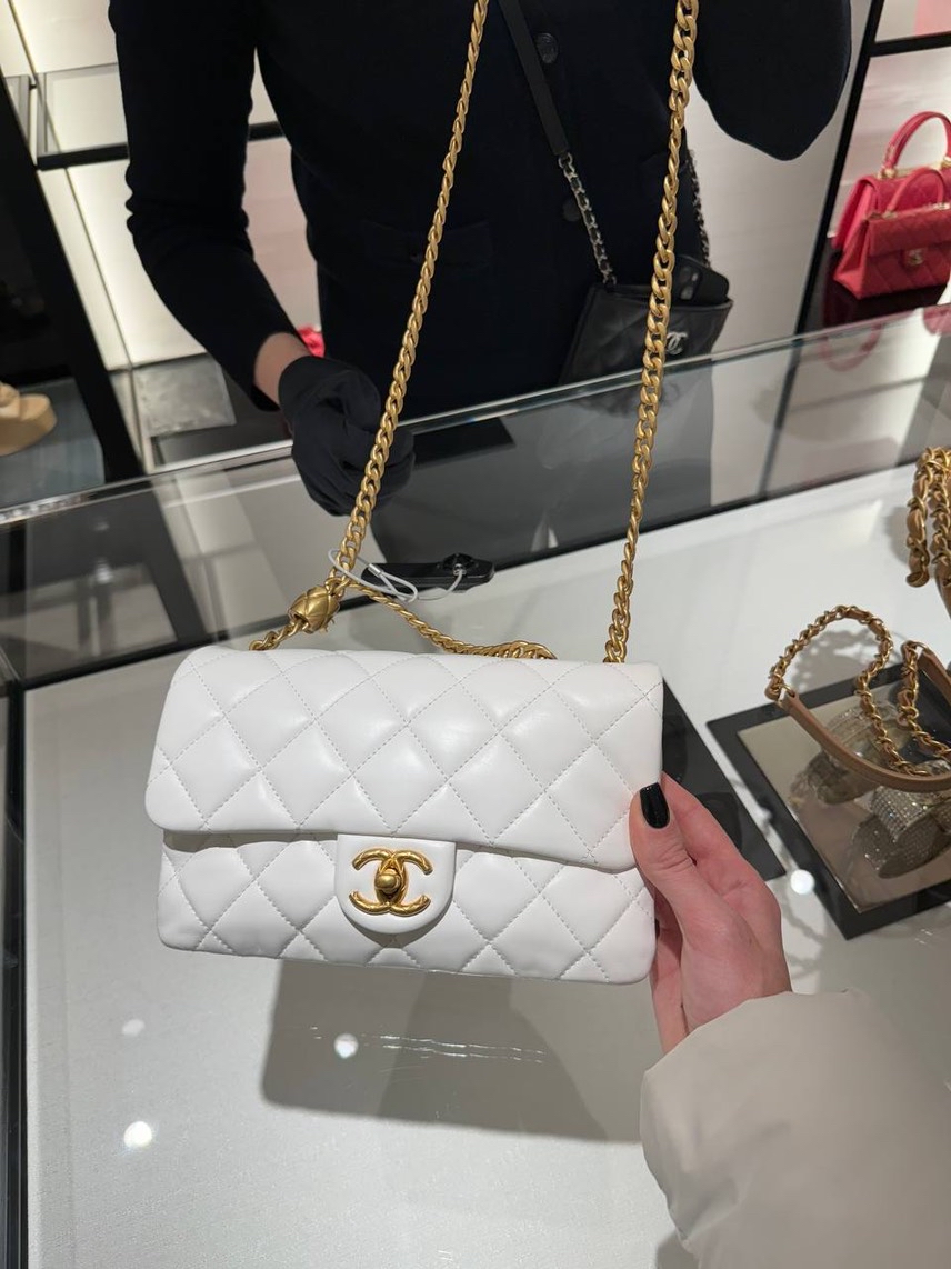 CHANEL Crossbody bags front view - Women's luxury Bags