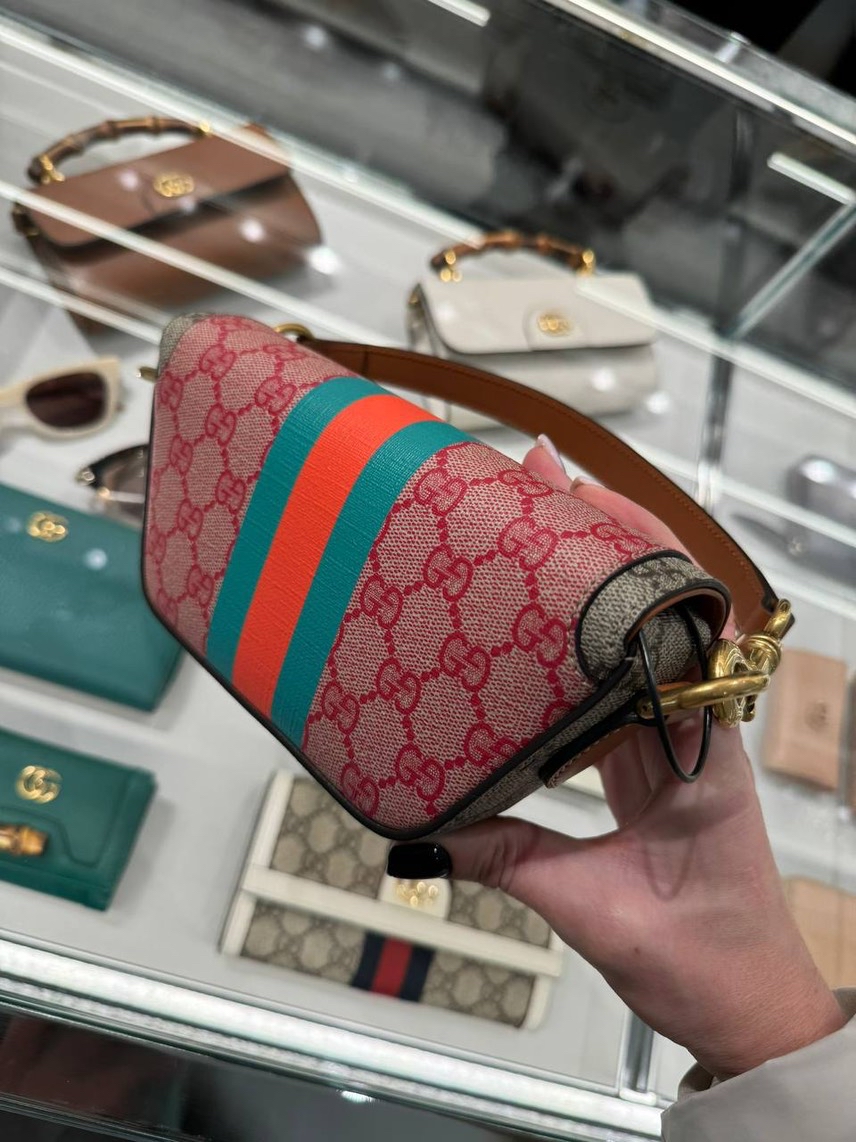 GUCCI Crossbody bags side view - Women's luxury Bags