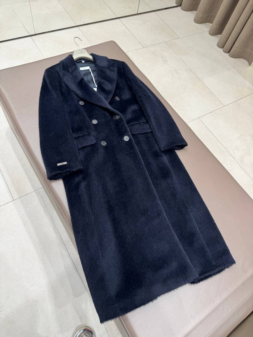 PESERICO Coats side view - Women's luxury Clothes