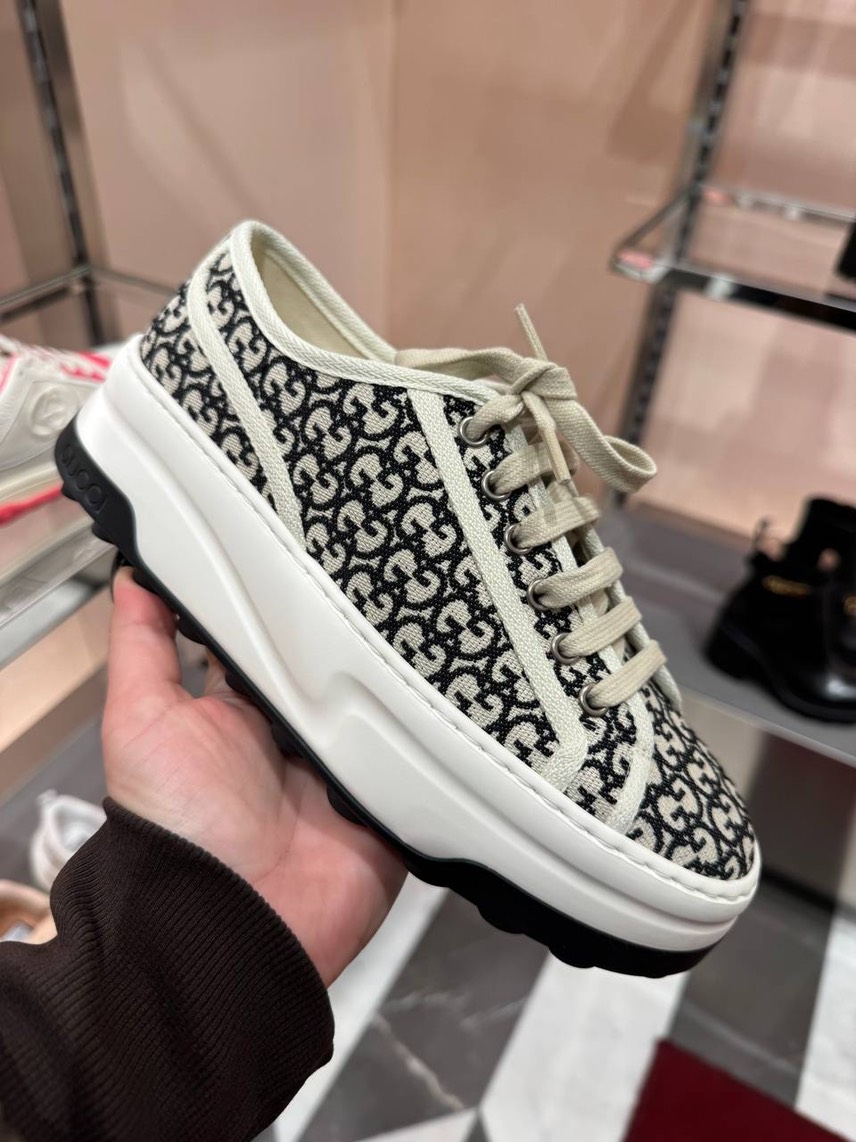 GUCCI Sneakers front view - Women's luxury Shoes
