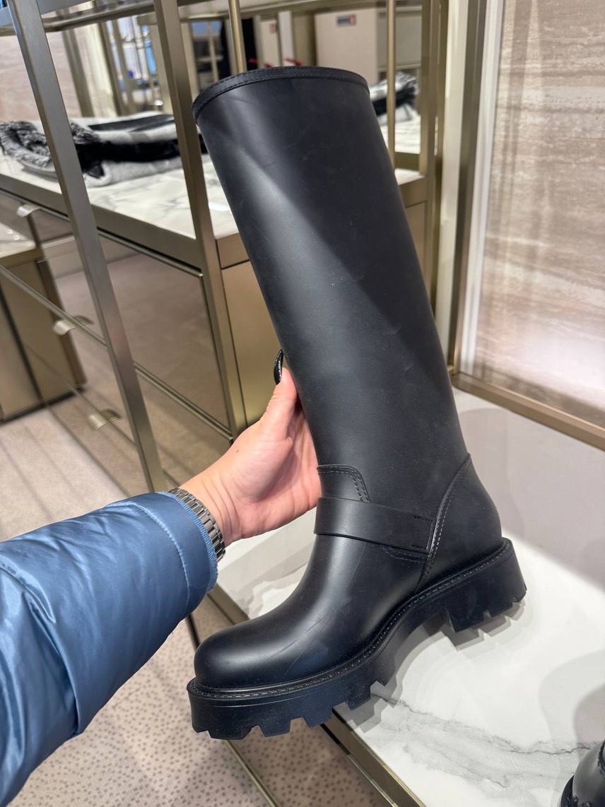 JIMMY CHOO Boots side view - Women's luxury Shoes