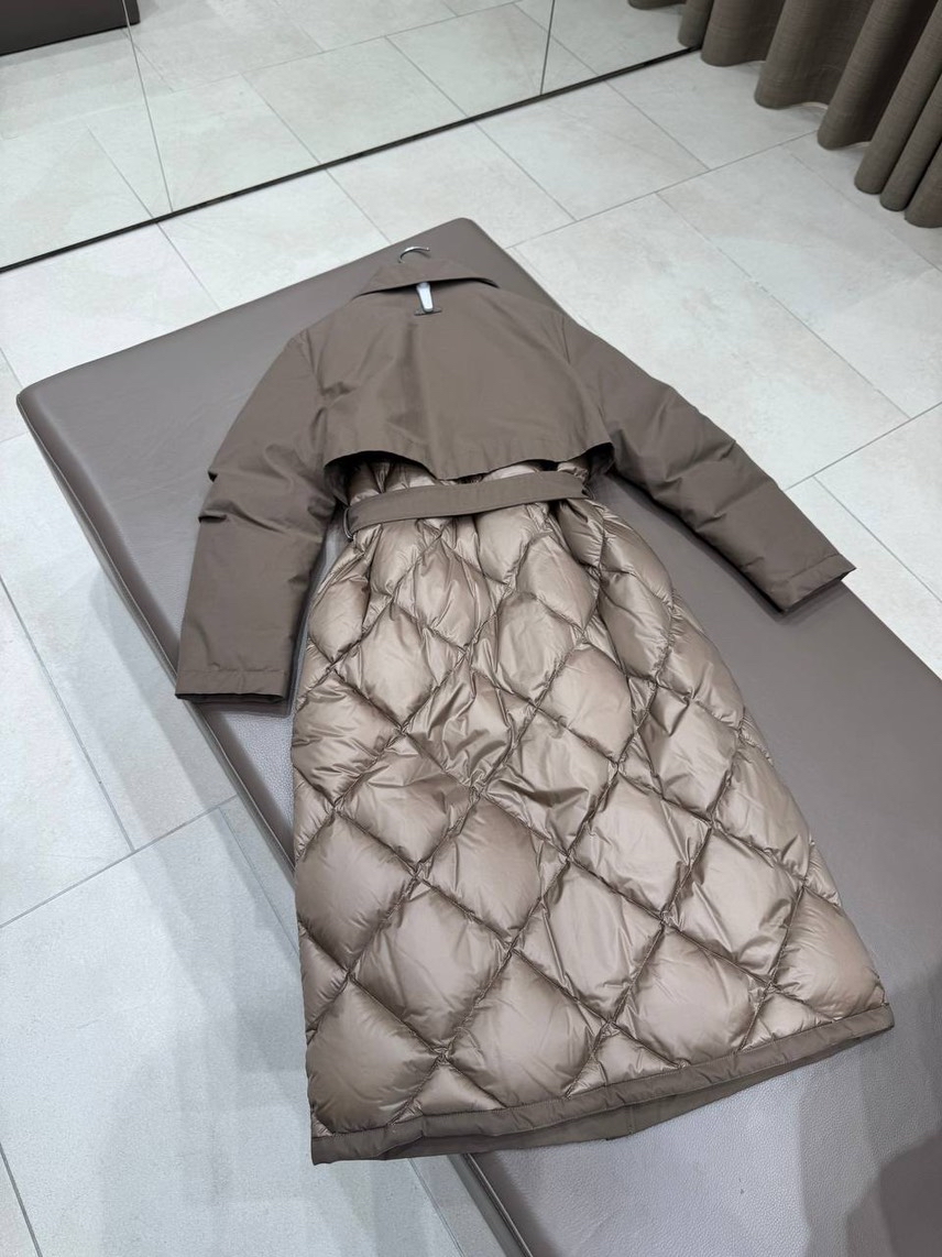 PESERICO Down jacket side view - Women's luxury Clothes