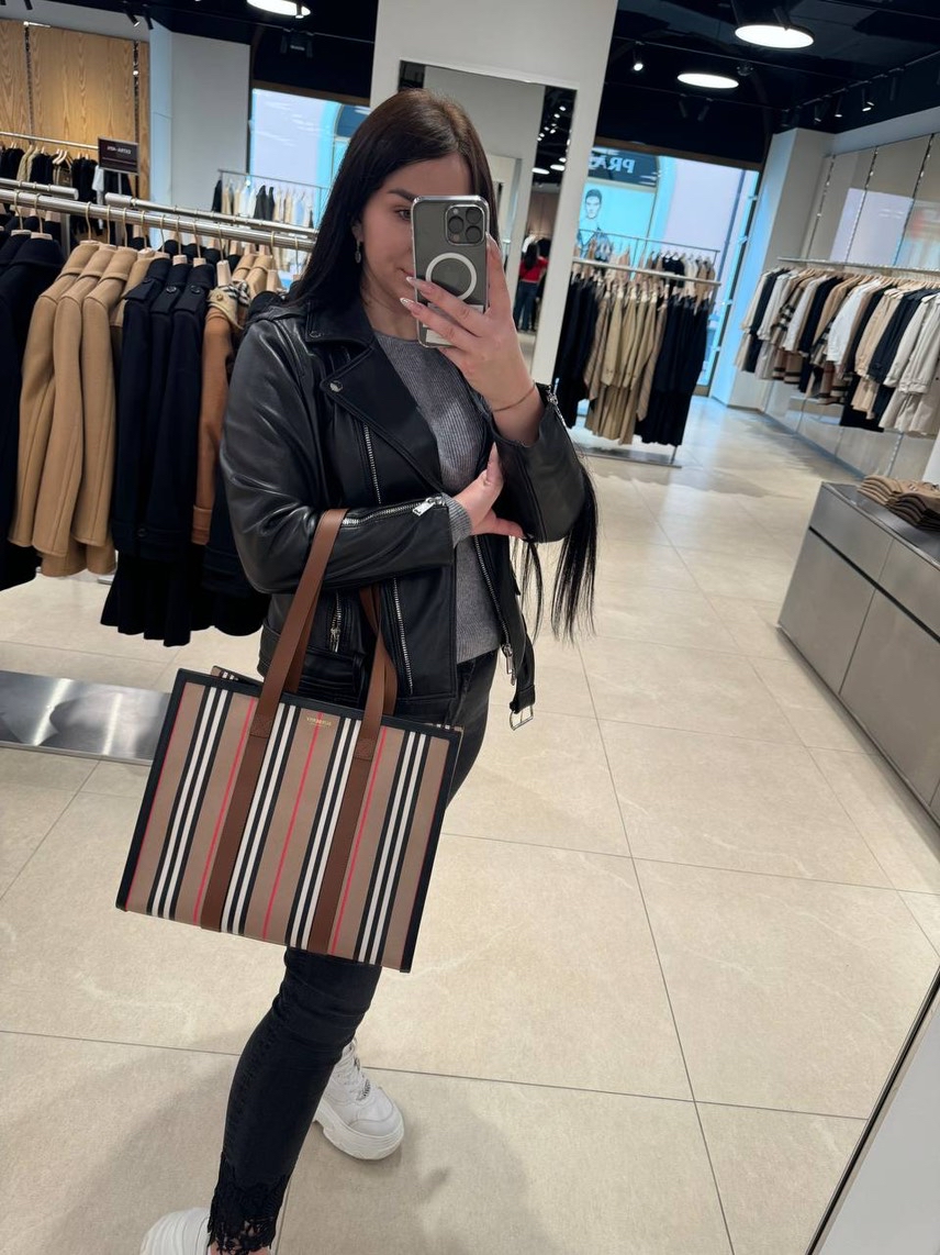 BURBERRY Totes side view - Women's luxury Bags