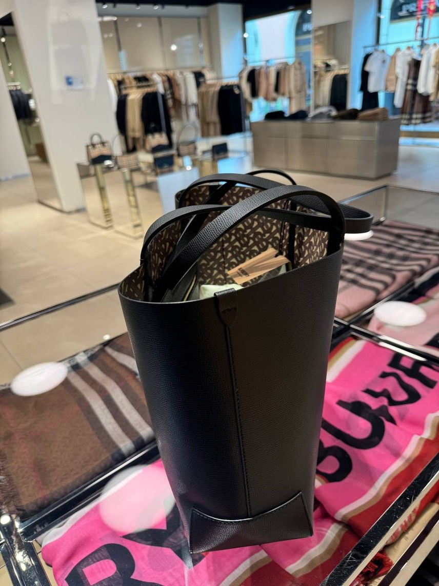 BURBERRY Totes side view - Women's luxury Bags