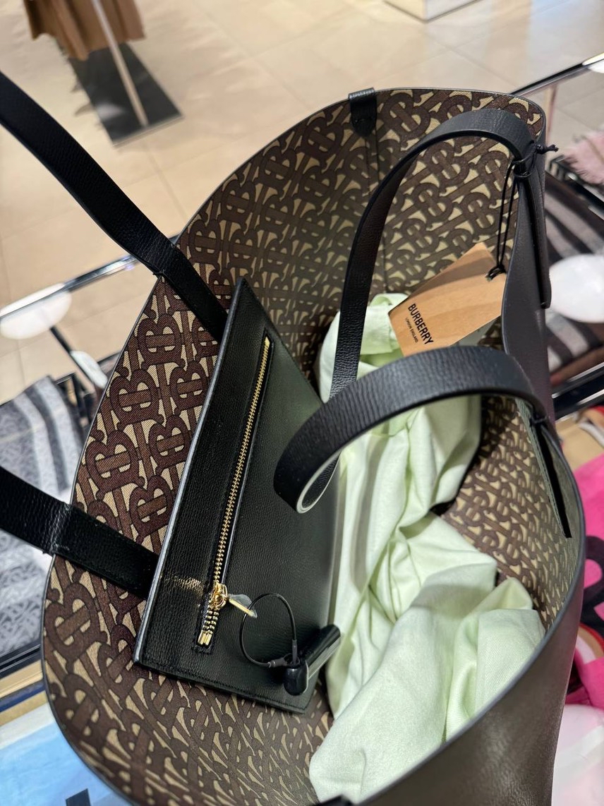 BURBERRY Totes side view - Women's luxury Bags