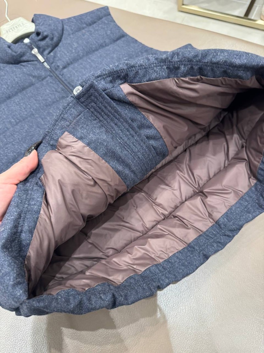 PESERICO Gilets side view - Men's luxury Clothes