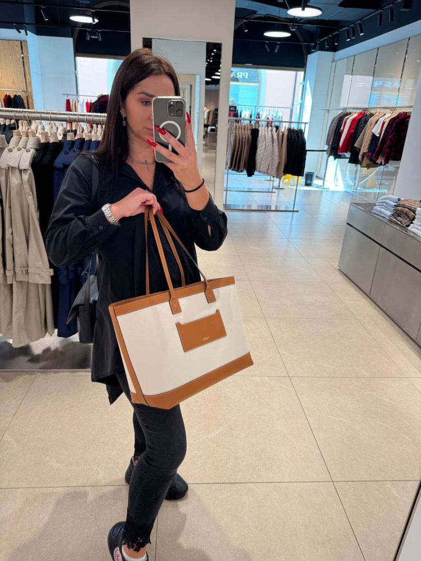 BURBERRY Totes side view - Women's luxury Bags