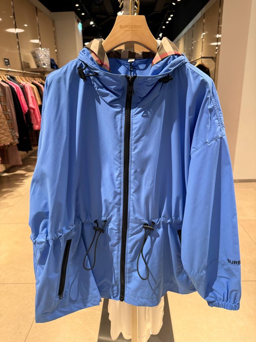 BURBERRY Jackets side view - Women's luxury Clothes