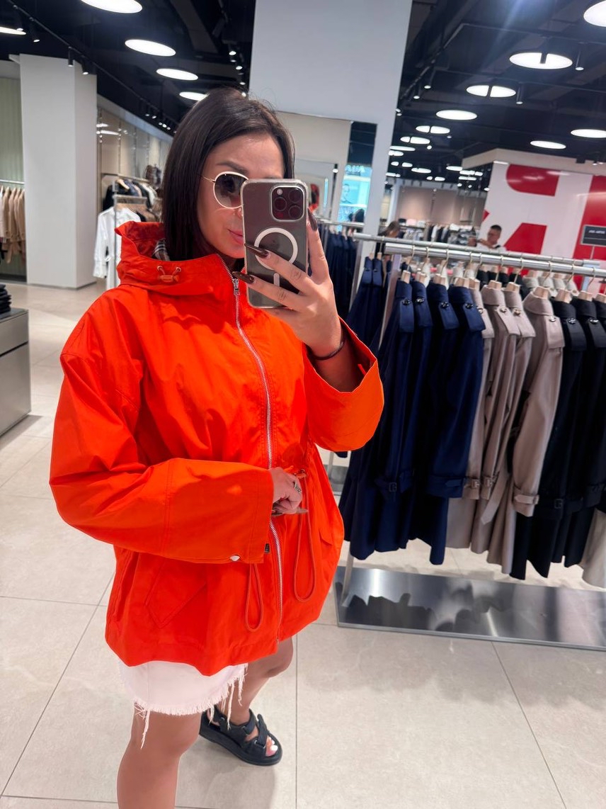 BURBERRY Jackets side view - Women's luxury Clothes