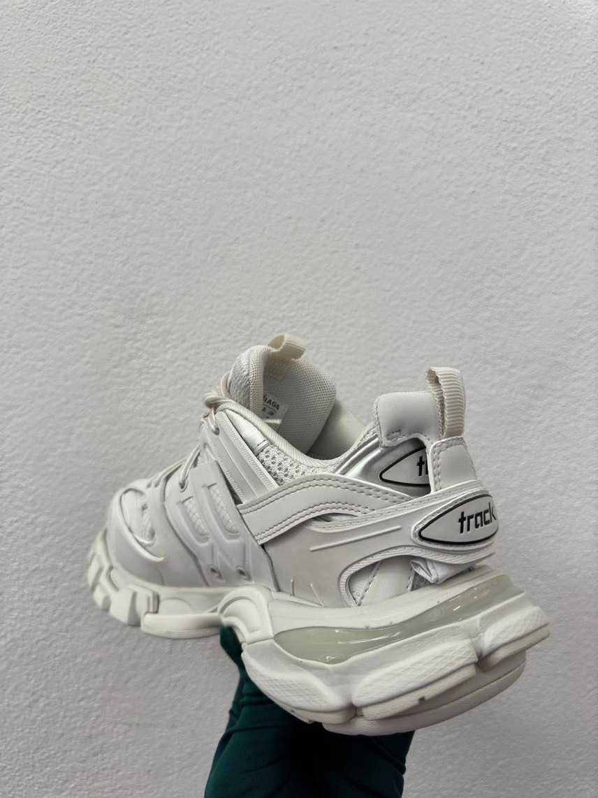 BALENCIAGA Sneakers side view - Women's luxury Shoes