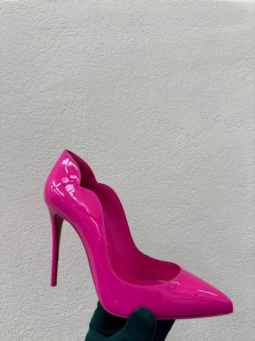 CHRISTIAN LOUBOUTIN Pumps front view - Women's luxury Shoes