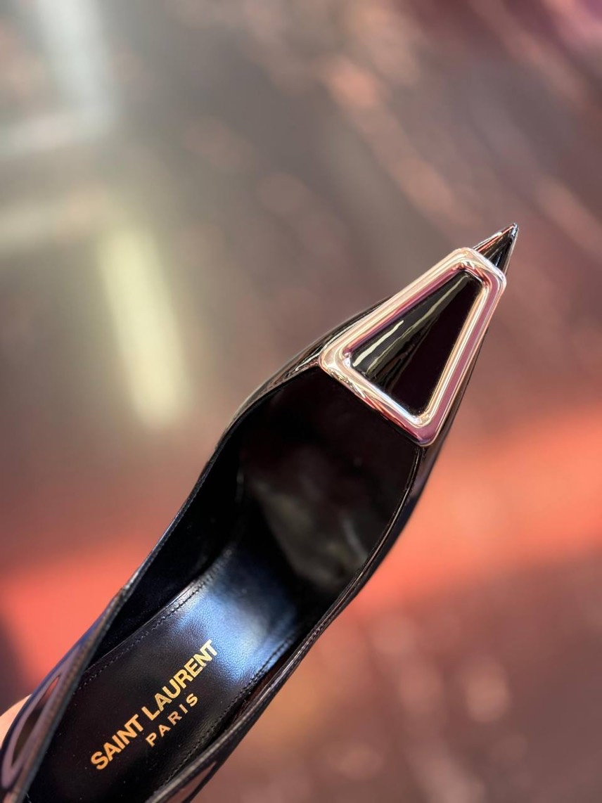 SAINT LAURENT Pumps side view - Women's luxury Shoes