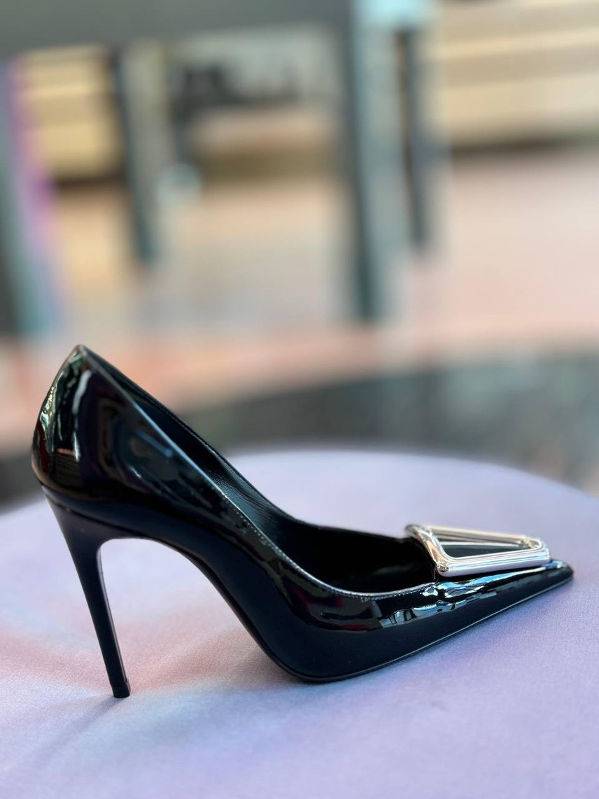 SAINT LAURENT Pumps front view - Women's luxury Shoes