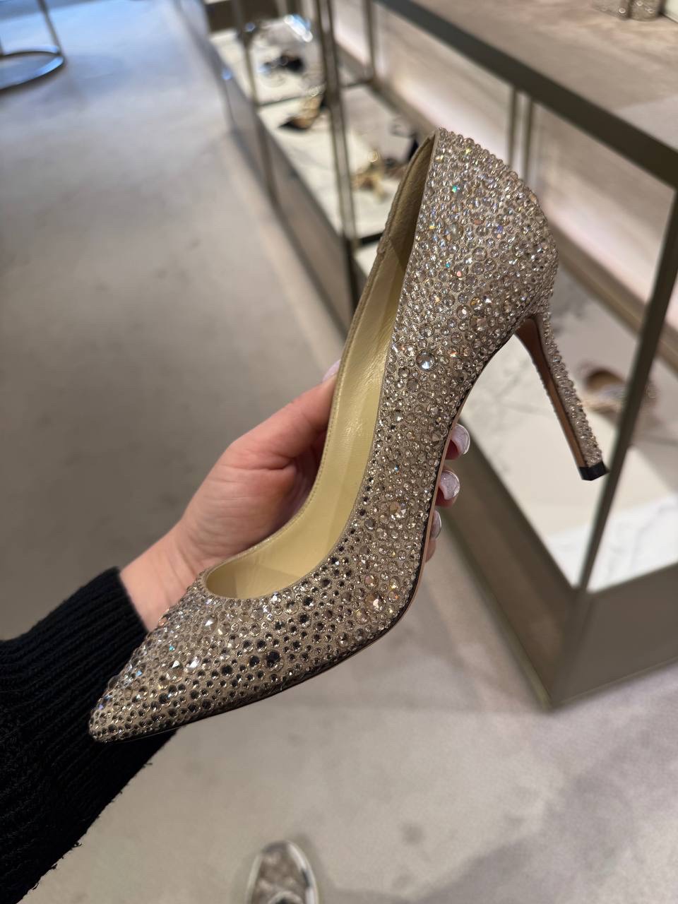 JIMMY CHOO Pumps front view - Women's luxury Shoes