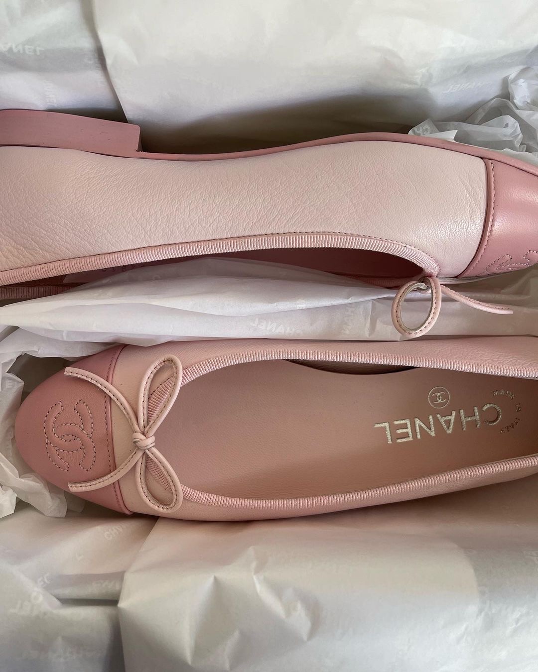 CHANEL Ballerinas side view - Women's luxury Shoes