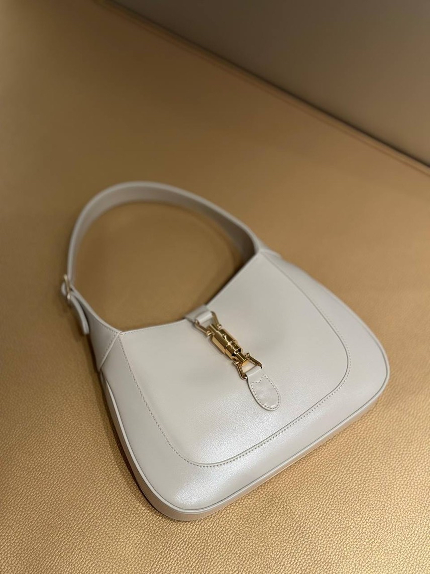 GUCCI Shoulder bags side view - Women's luxury Bags