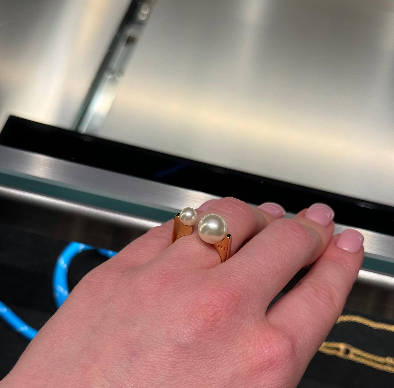 DIOR Rings side view - Women's luxury Jewelry and watches