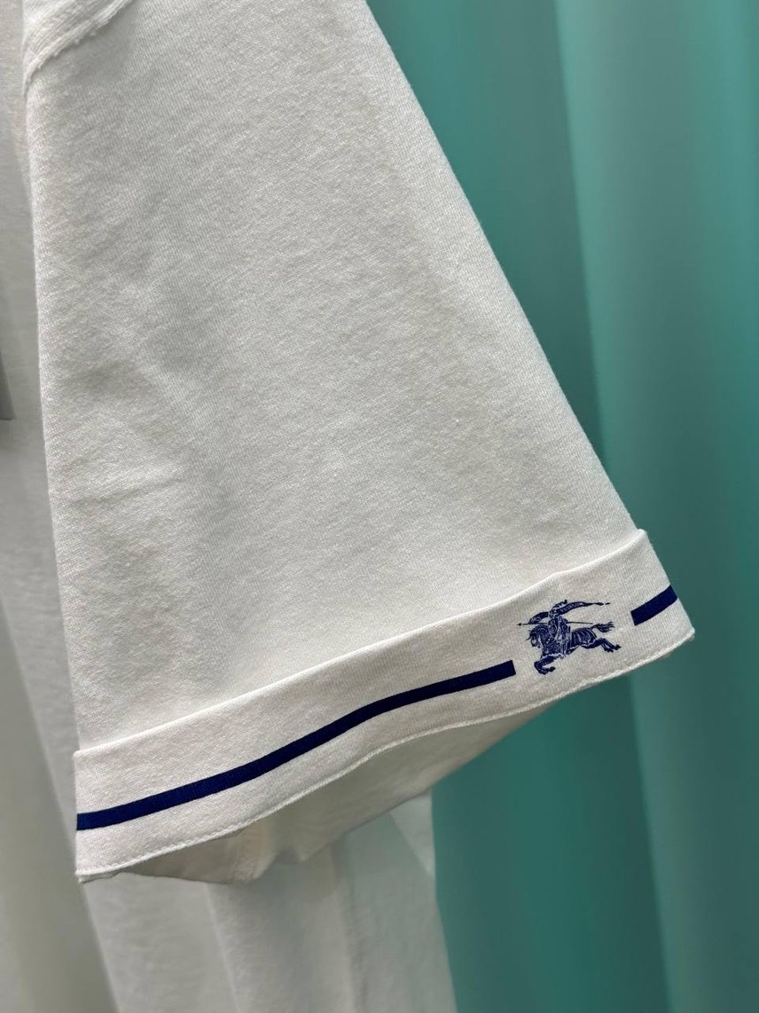BURBERRY T-shirt and Polo side view - Women's luxury Clothes