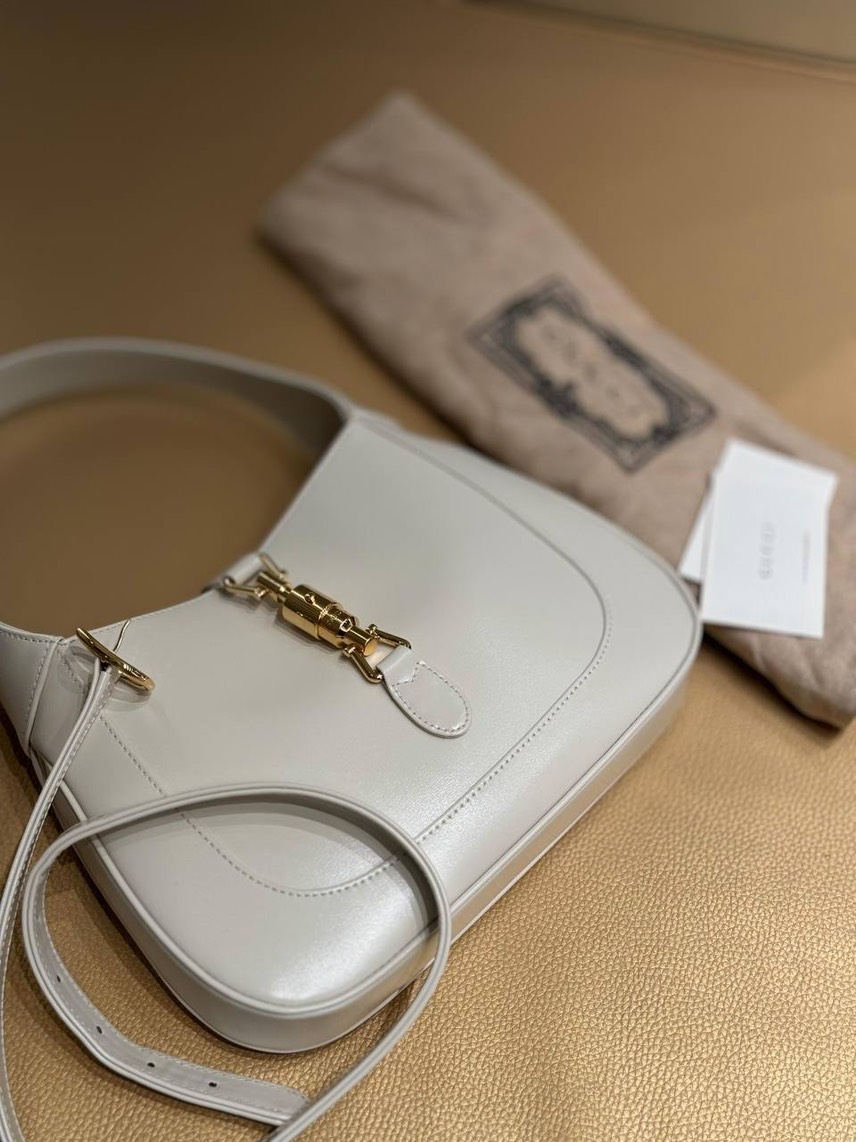 GUCCI Shoulder bags side view - Women's luxury Bags