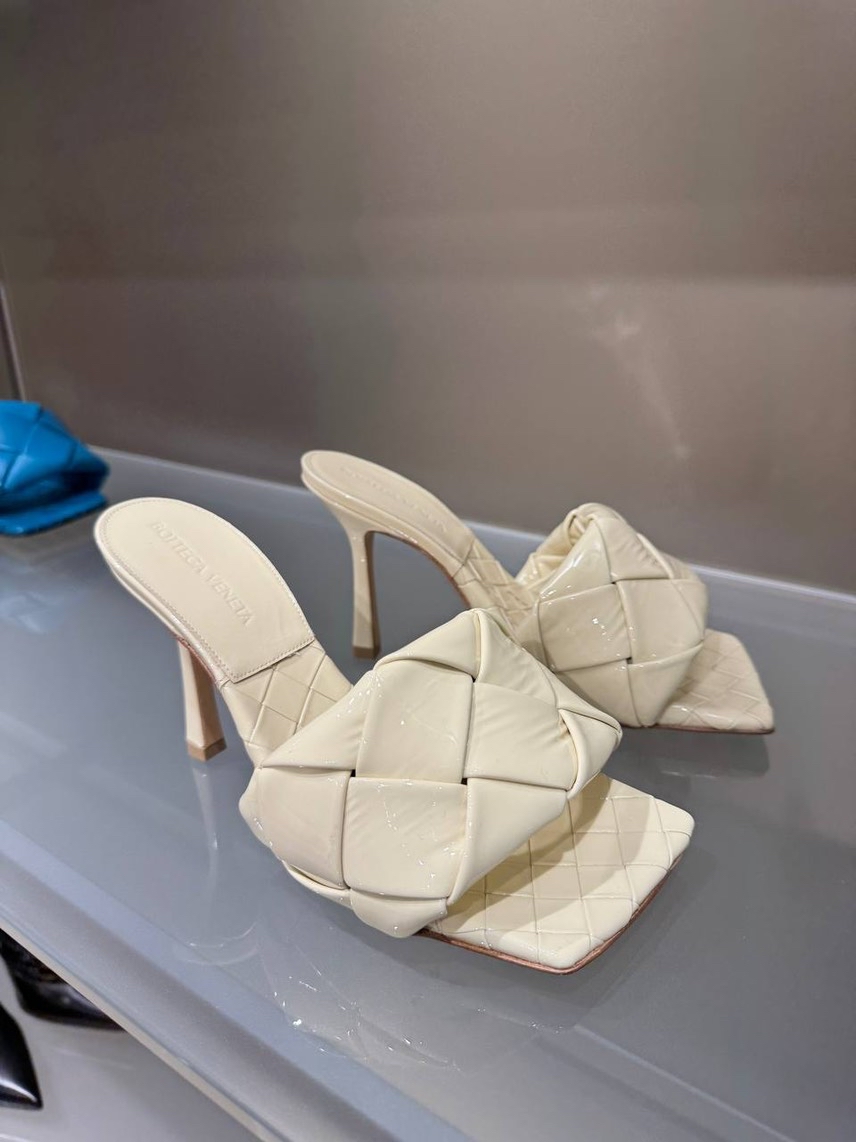 BOTTEGA VENETA Sneakers front view - Women's luxury Shoes