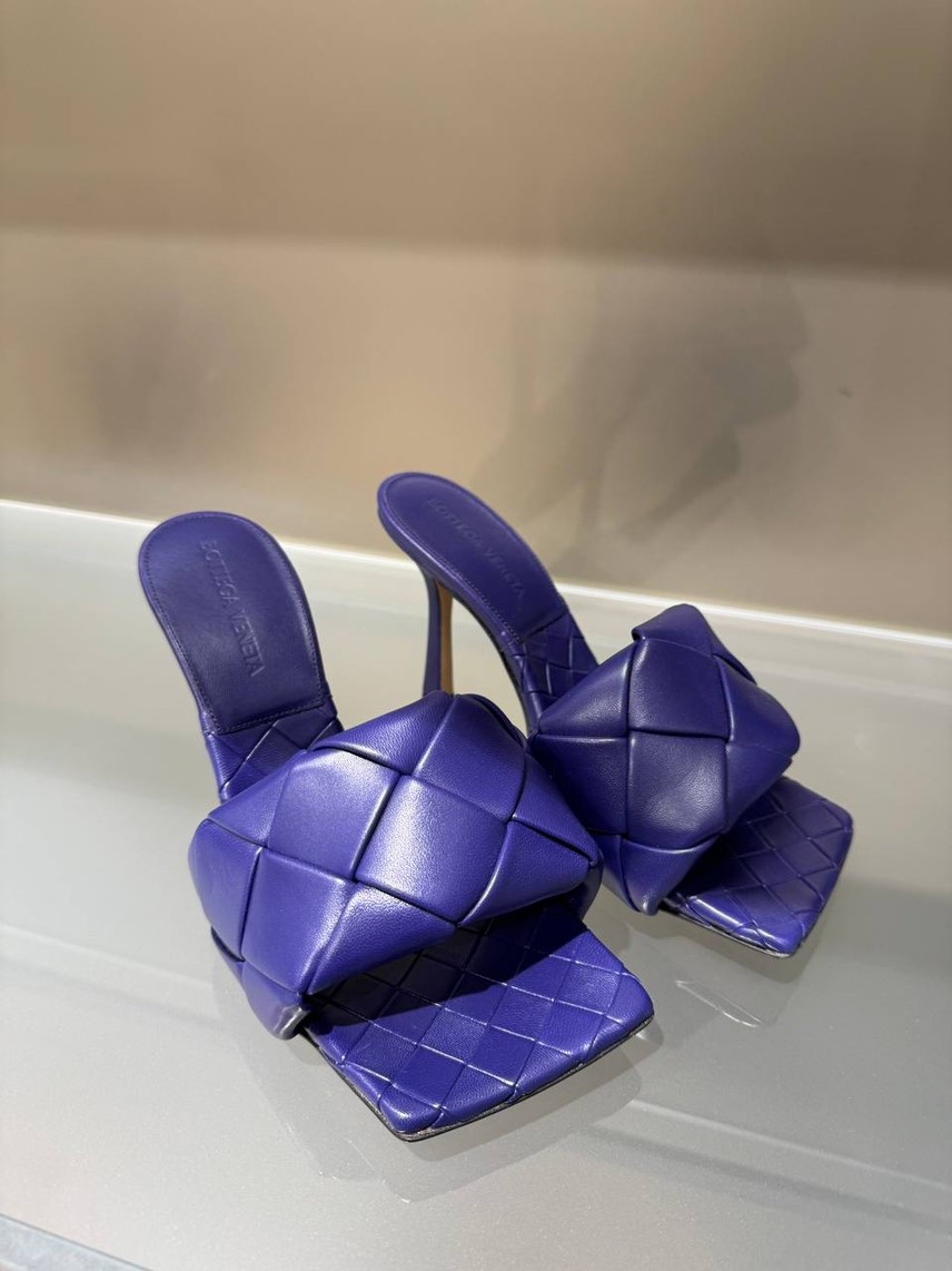 BOTTEGA VENETA Sandals front view - Women's luxury Shoes