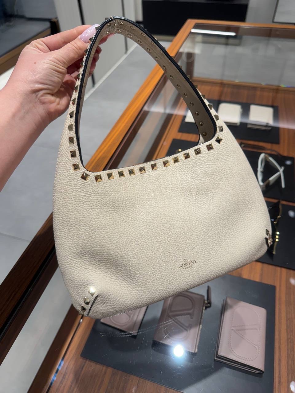 VALENTINO GARAVANI Shoulder bags side view - Women's luxury Bags