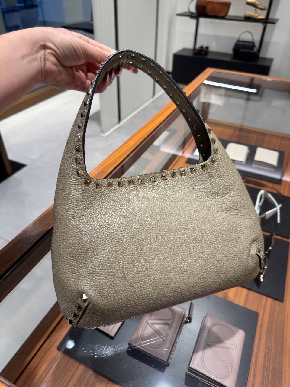 VALENTINO GARAVANI Shoulder bags side view - Women's luxury Bags