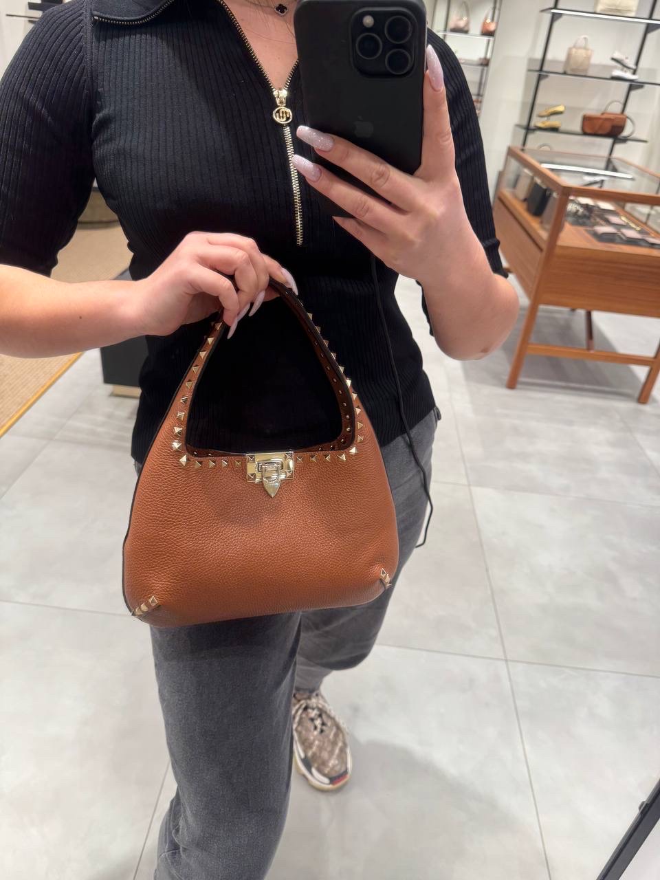 VALENTINO GARAVANI Shoulder bags side view - Women's luxury Bags