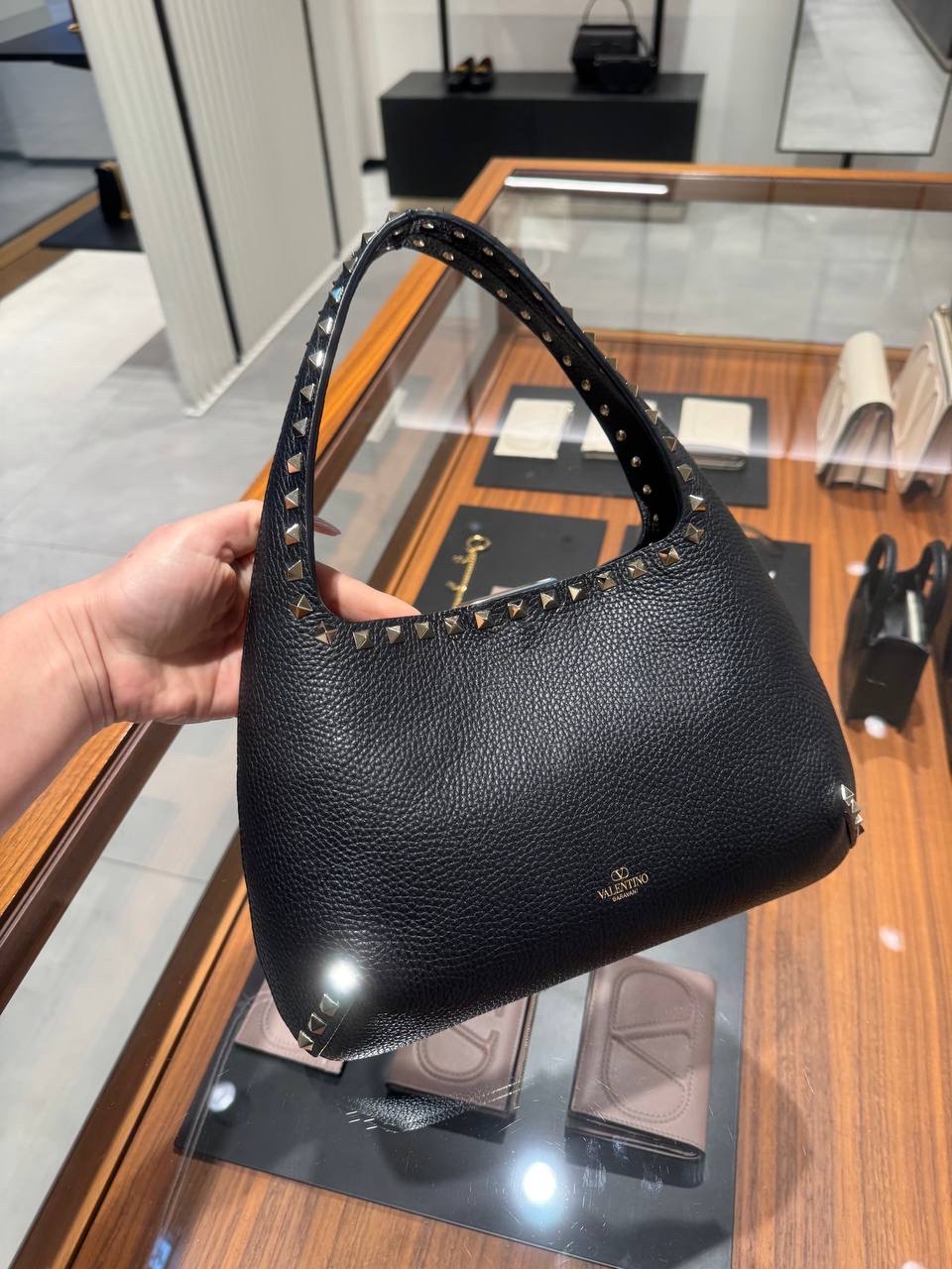 VALENTINO GARAVANI Shoulder bags side view - Women's luxury Bags