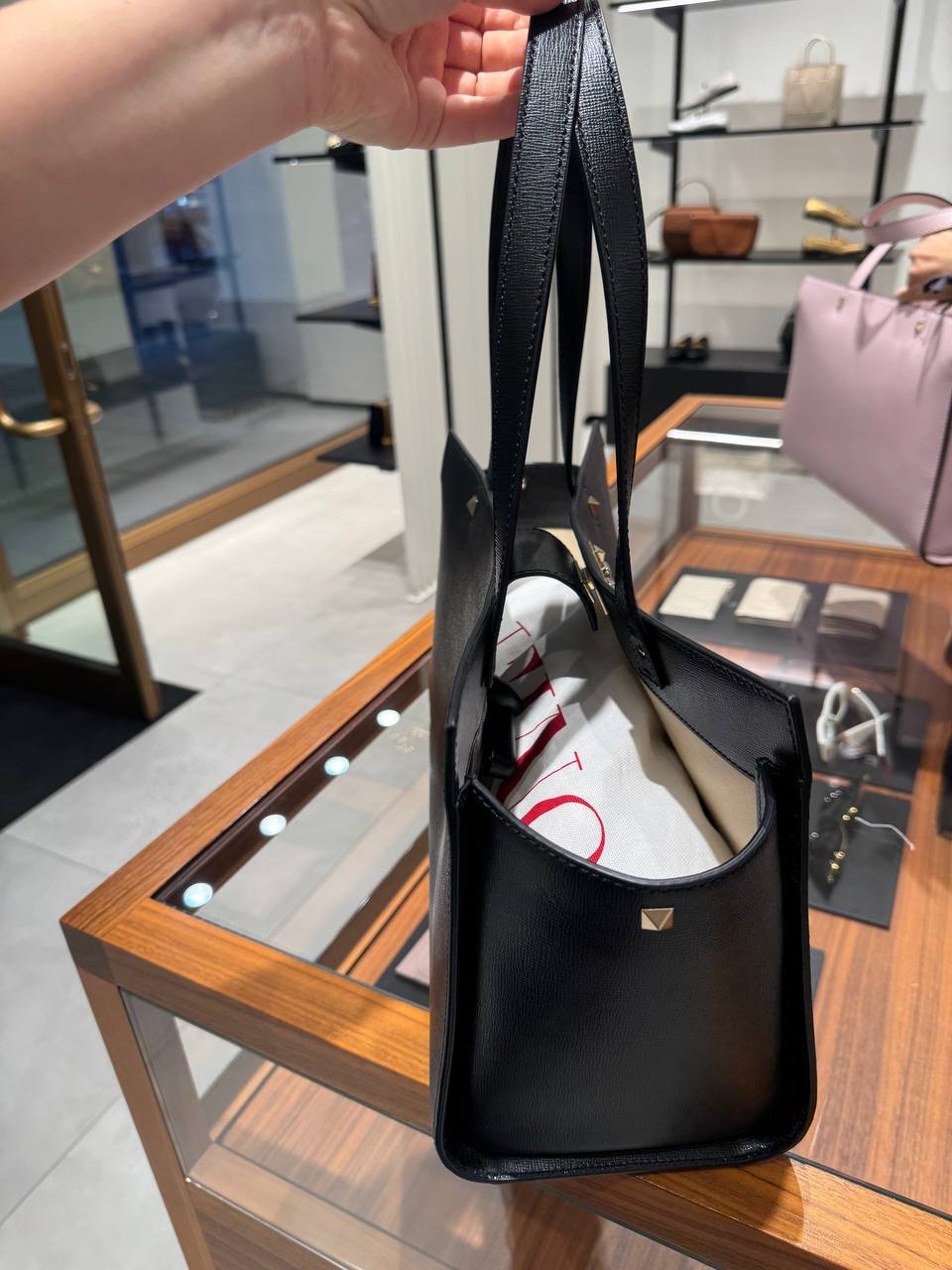 VALENTINO GARAVANI Totes side view - Women's luxury Bags
