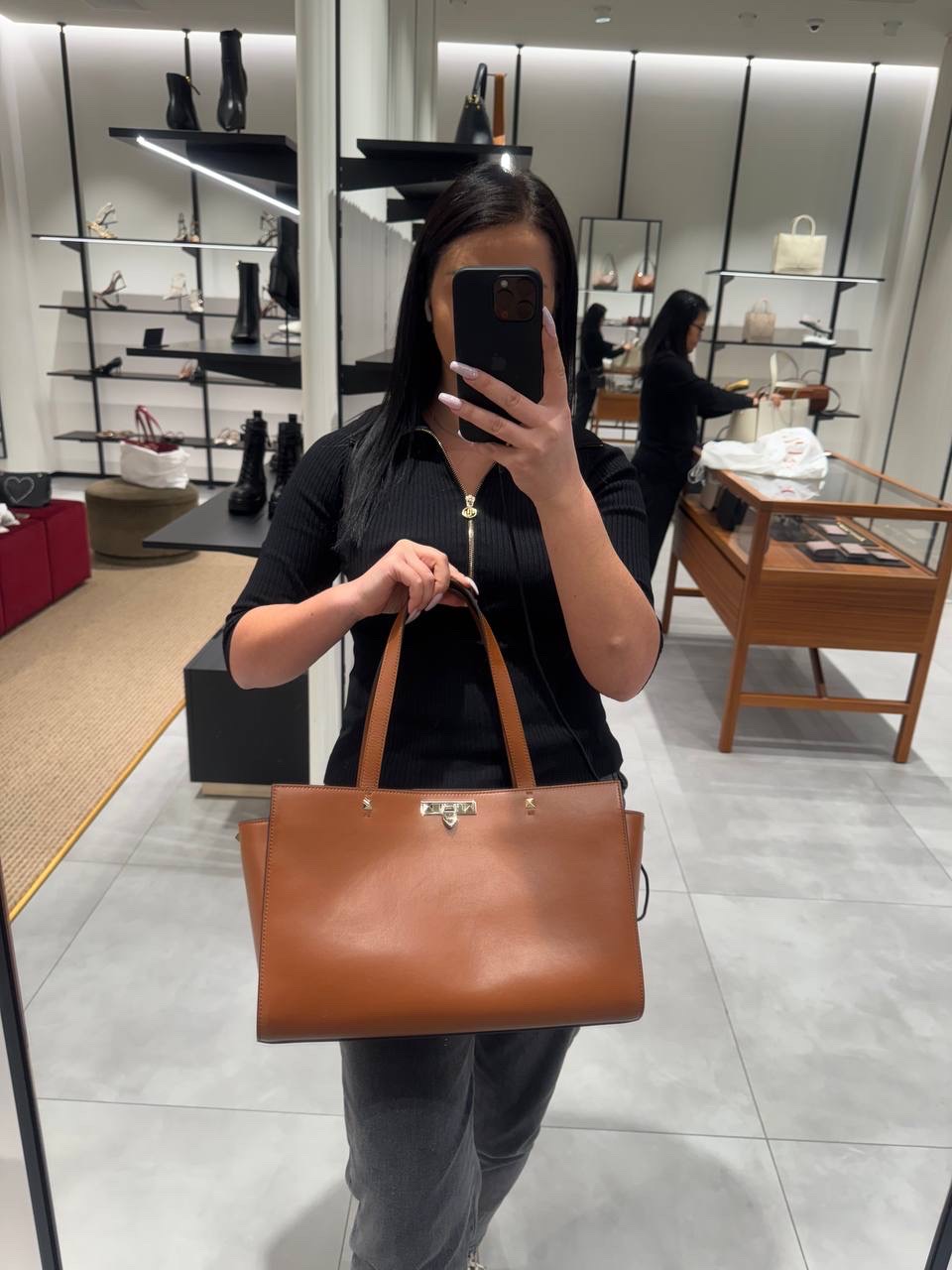 VALENTINO GARAVANI Totes side view - Women's luxury Bags