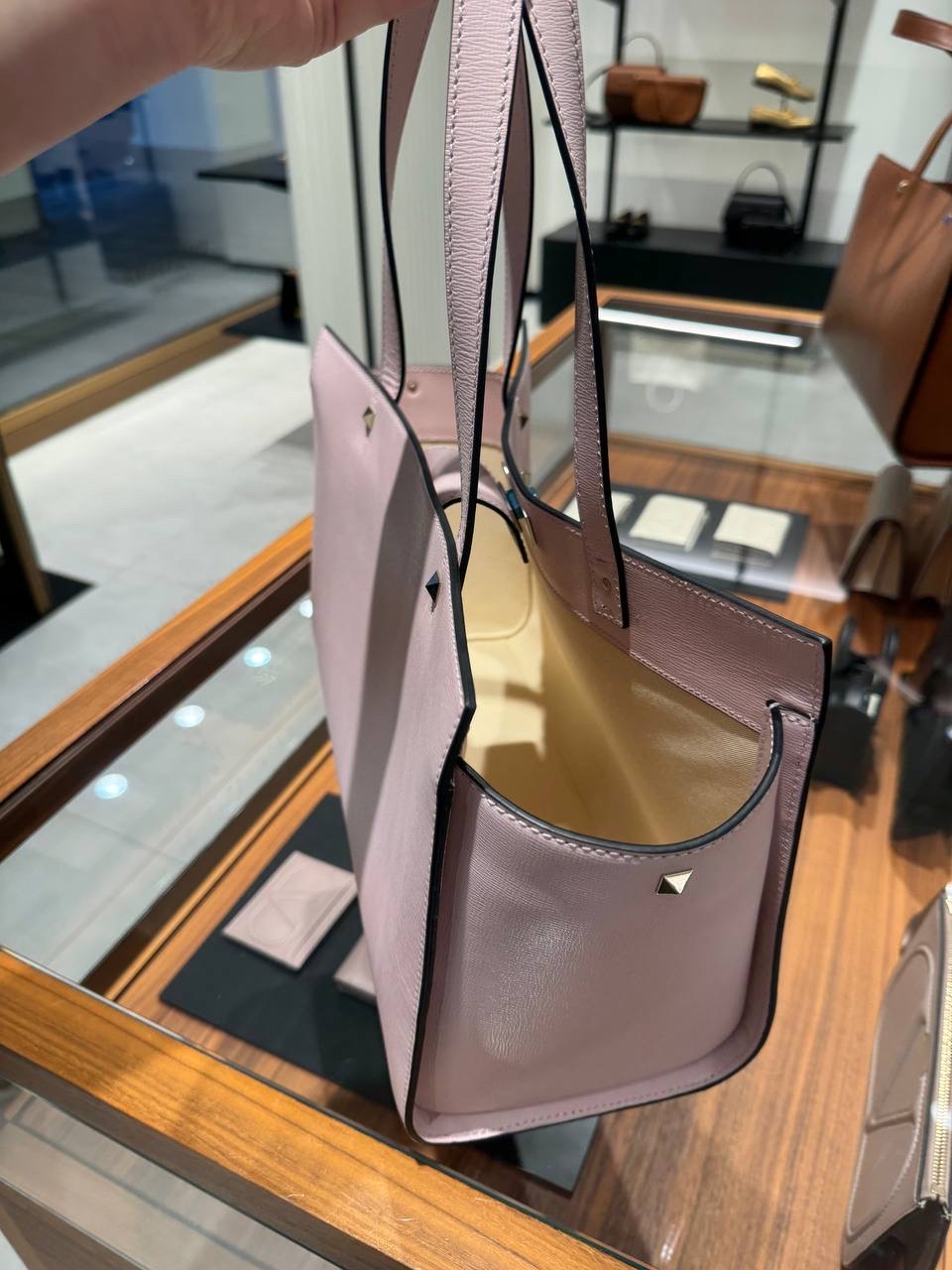 VALENTINO GARAVANI Totes side view - Women's luxury Bags