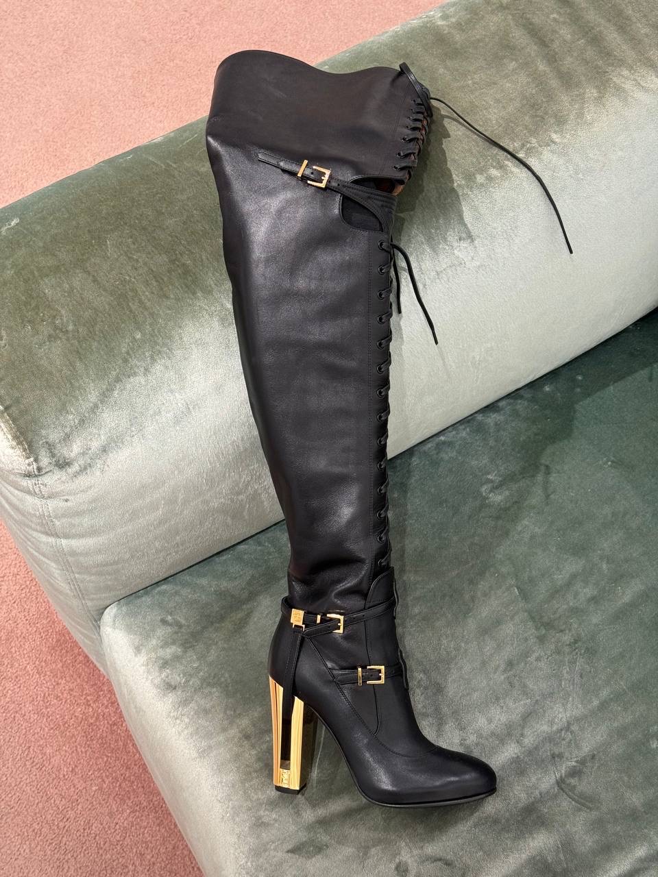 FENDI Boots front view - Women's luxury Shoes