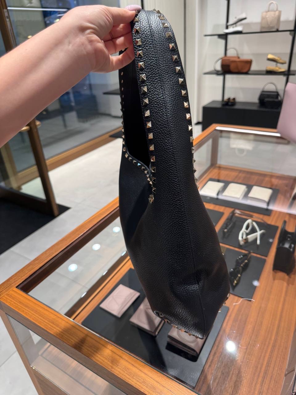 VALENTINO GARAVANI Shoulder bags side view - Women's luxury Bags