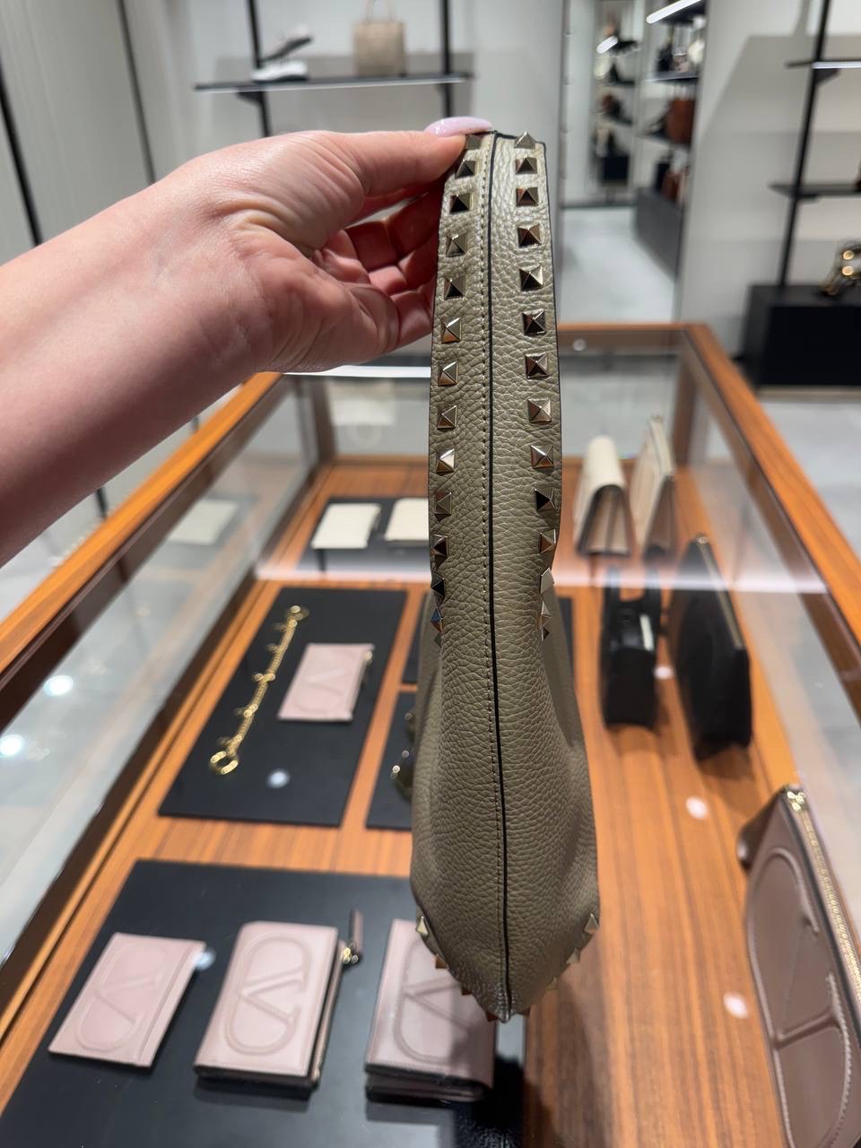 VALENTINO GARAVANI Shoulder bags side view - Women's luxury Bags