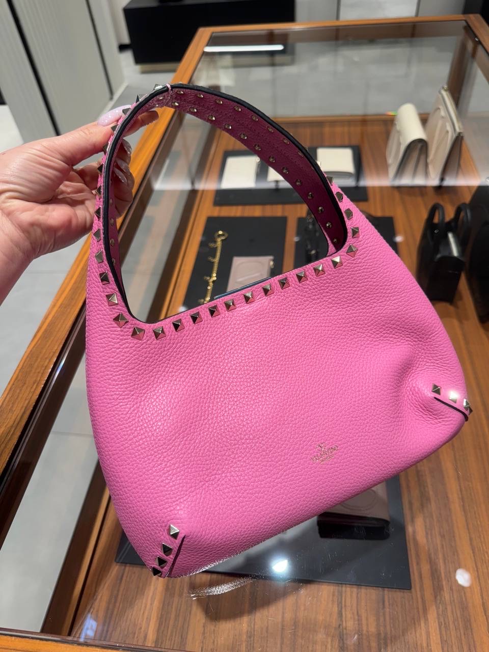 VALENTINO GARAVANI Shoulder bags side view - Women's luxury Bags