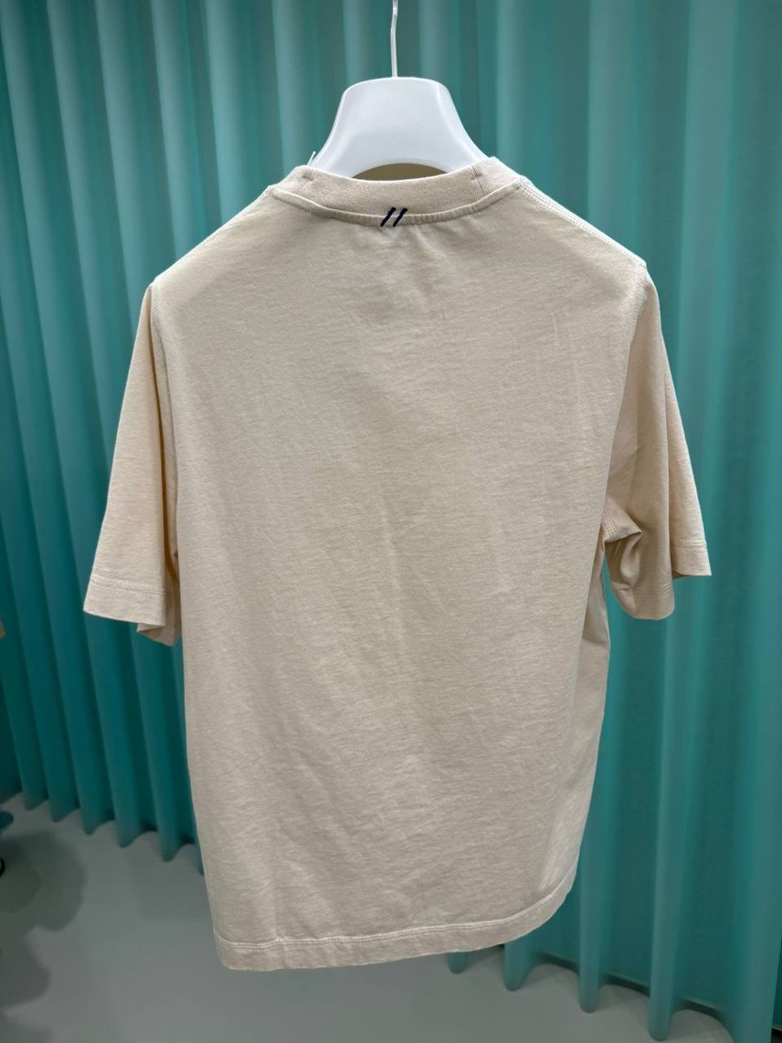 BURBERRY T-shirt and Polo side view - Women's luxury Clothes