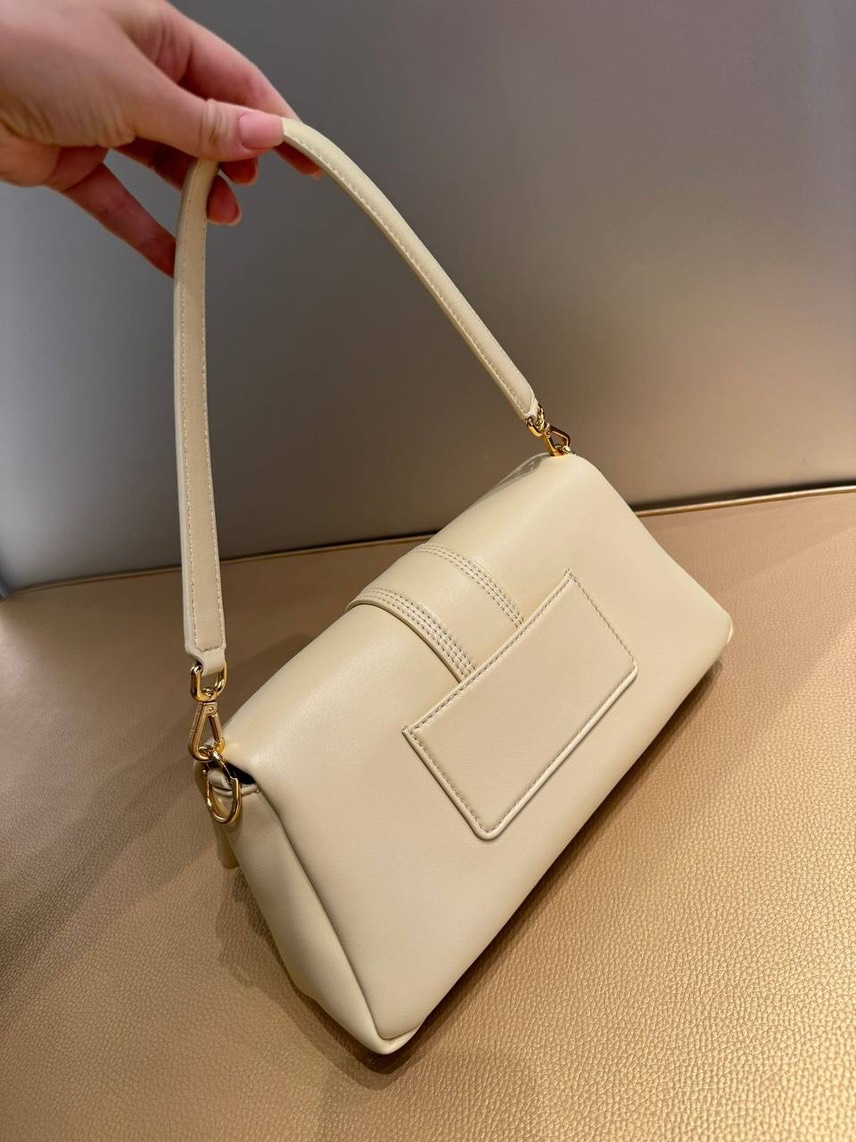 JACQUEMUS Shoulder bags side view - Women's luxury Bags