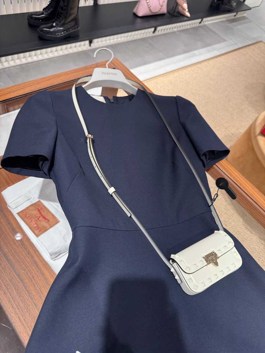 VALENTINO GARAVANI Dresses side view - Women's luxury Clothes