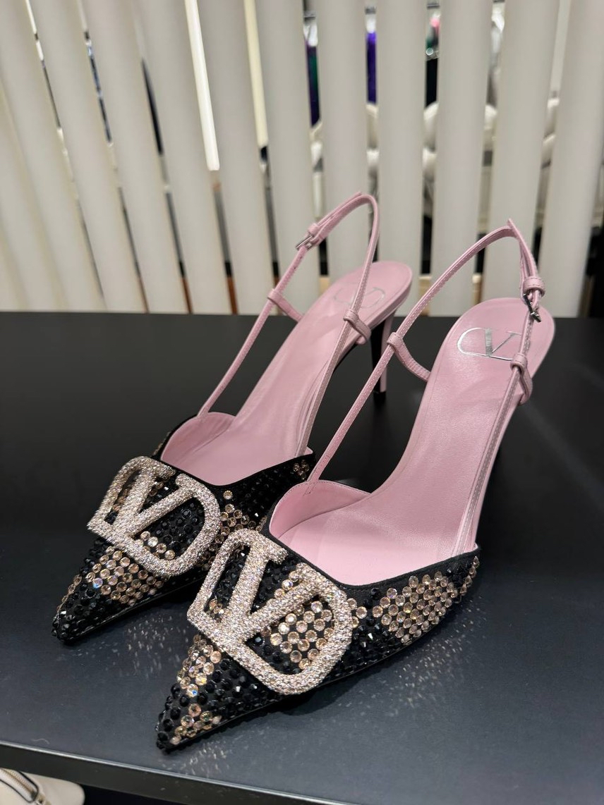 VALENTINO GARAVANI Sandals front view - Women's luxury Shoes