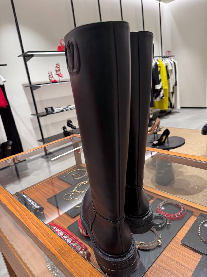 VALENTINO GARAVANI Boots side view - Women's luxury Shoes