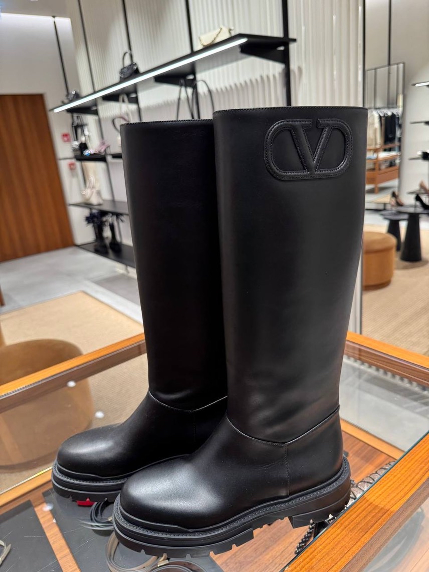 VALENTINO GARAVANI Boots front view - Women's luxury Shoes
