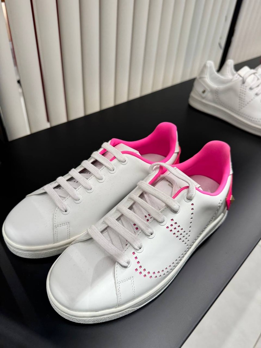 VALENTINO GARAVANI Sneakers side view - Women's luxury Shoes