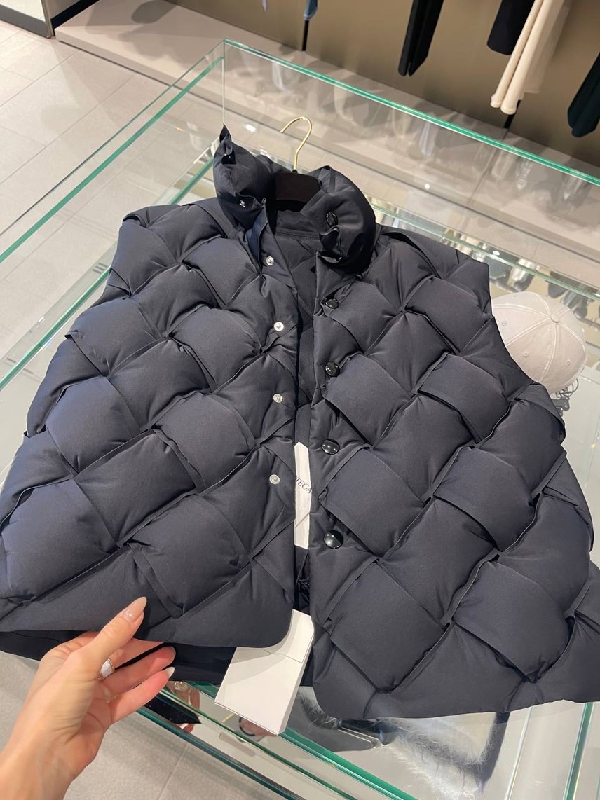 BOTTEGA VENETA Gilets front view - Women's luxury Clothes