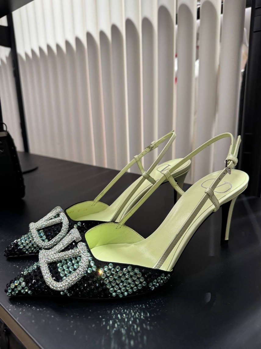 VALENTINO GARAVANI Sandals front view - Women's luxury Shoes