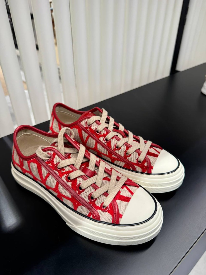 VALENTINO GARAVANI Sneakers side view - Women's luxury Shoes