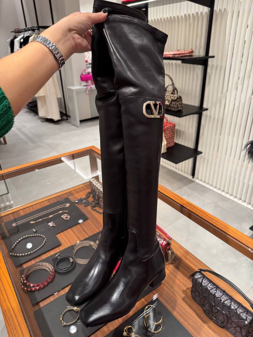 VALENTINO GARAVANI Boots side view - Women's luxury Shoes