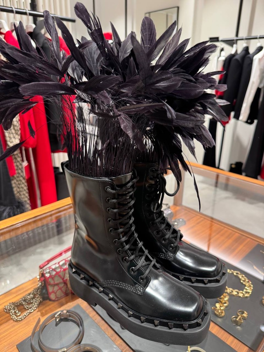 VALENTINO GARAVANI Boots front view - Women's luxury Shoes