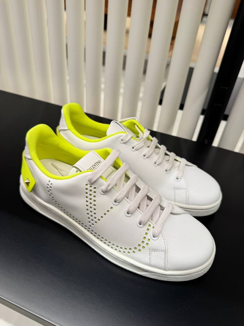 VALENTINO GARAVANI Sneakers side view - Women's luxury Shoes
