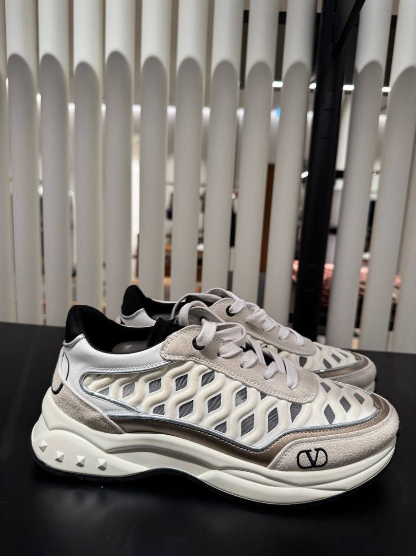 VALENTINO GARAVANI Sneakers front view - Women's luxury Shoes